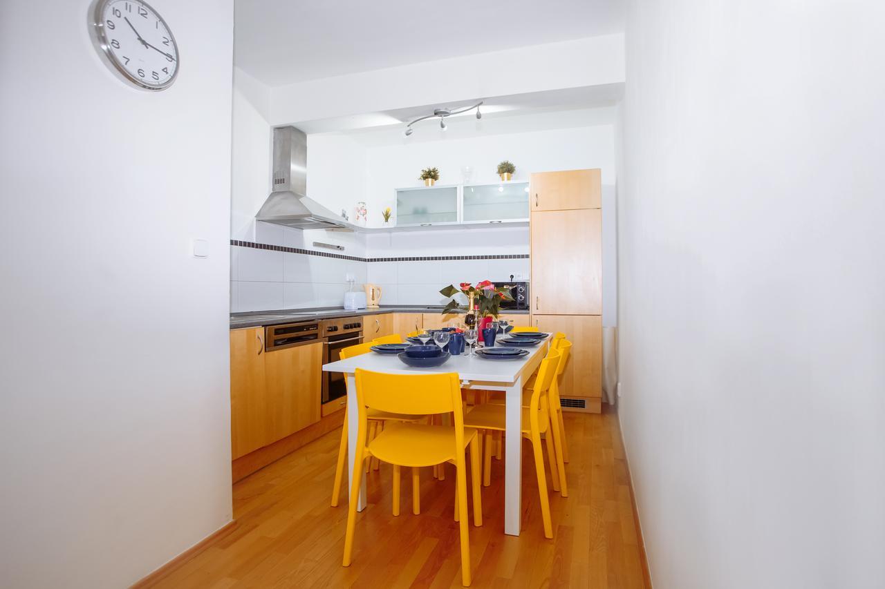 Beautiful Apartment In Central Residence Прага Экстерьер фото