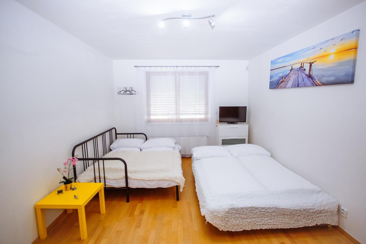 Beautiful Apartment In Central Residence Прага Экстерьер фото