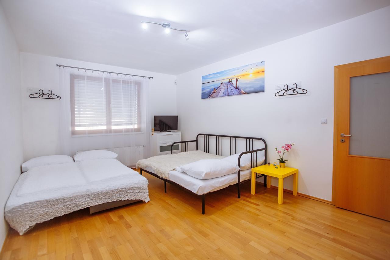 Beautiful Apartment In Central Residence Прага Экстерьер фото