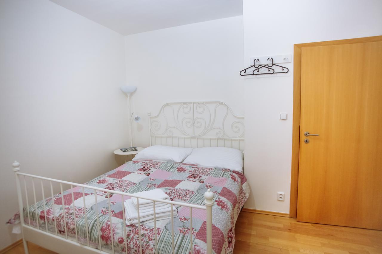 Beautiful Apartment In Central Residence Прага Экстерьер фото