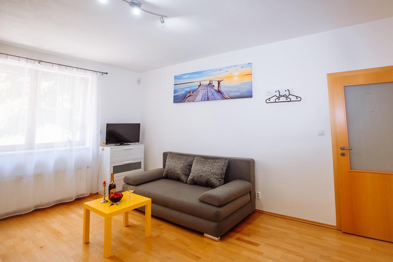 Beautiful Apartment In Central Residence Прага Экстерьер фото