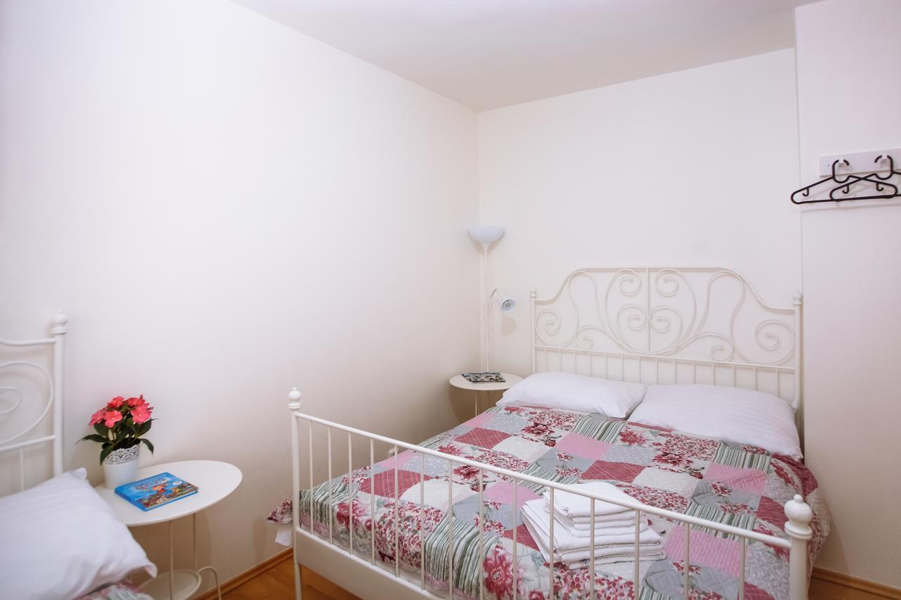 Beautiful Apartment In Central Residence Прага Экстерьер фото