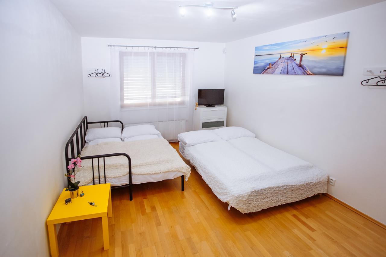 Beautiful Apartment In Central Residence Прага Экстерьер фото